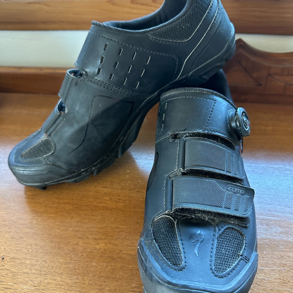 Men’s Black Cycling Shoes - Specialized Body Geometry